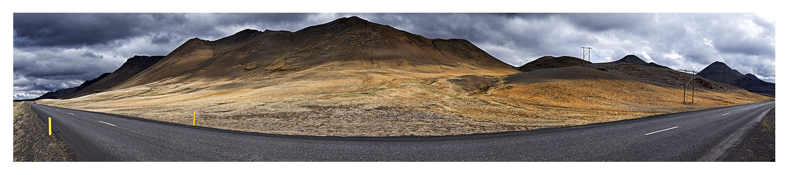 Light_Grassy_Hillsides_Plateau_2_Iceland